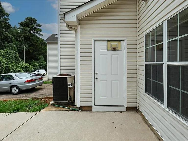 7705 Commerce Ct — Photo 28