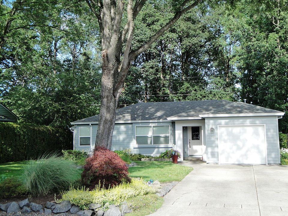 Front Exterior and extra deep driveway