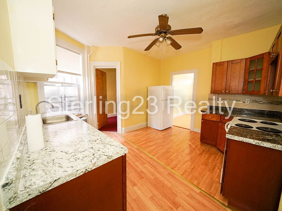 1st image of 10-05 34th Ave #2A