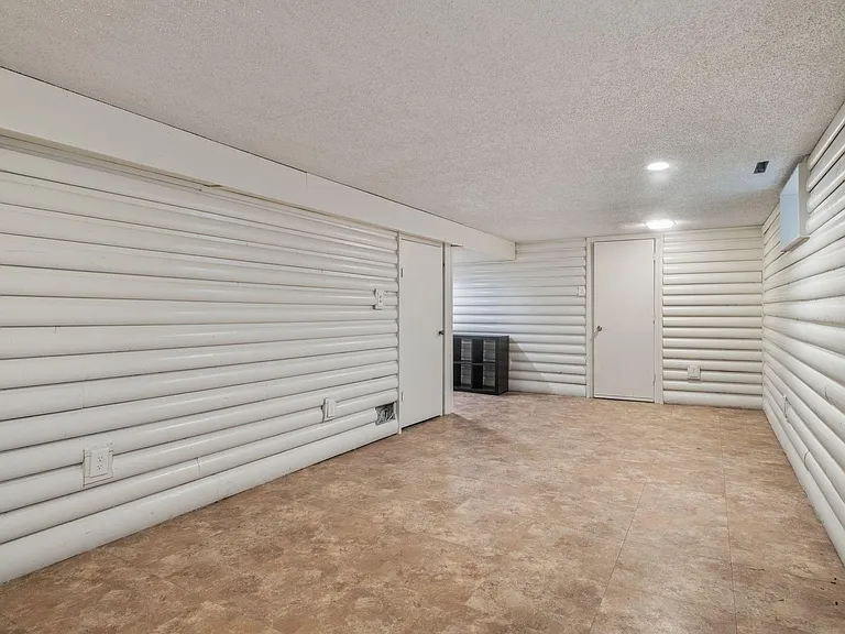 3325 Hennepin Ave — Photo 18