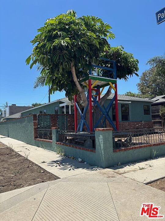 1st image of 3497 Redwood Ave