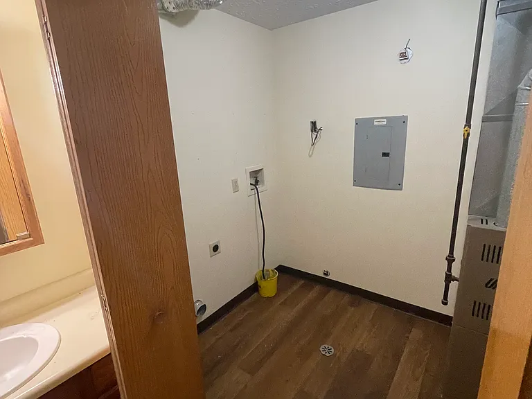 Washer/Dryer Hook-up
