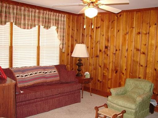 2nd image of 320 Memorial Dr E