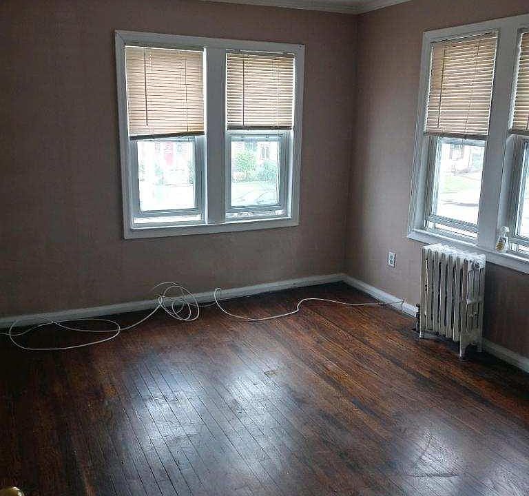 1st image of 826 Harrison St