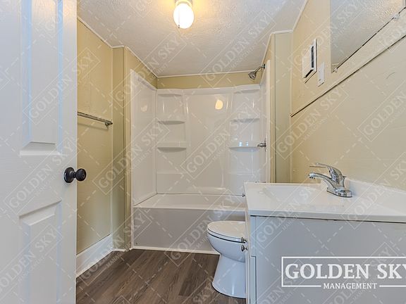 5th image of 646 N Mulberry St