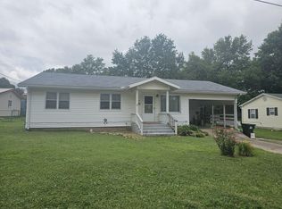 827 S Roosevelt Ave, Aurora, MO 65605