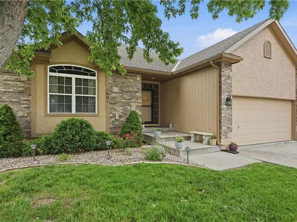 1601 Chisam Rd, Kearney, MO 64060