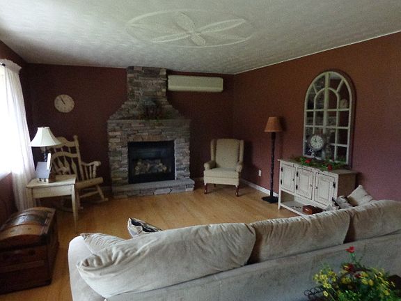 2nd image of 1893 Troxelville Road