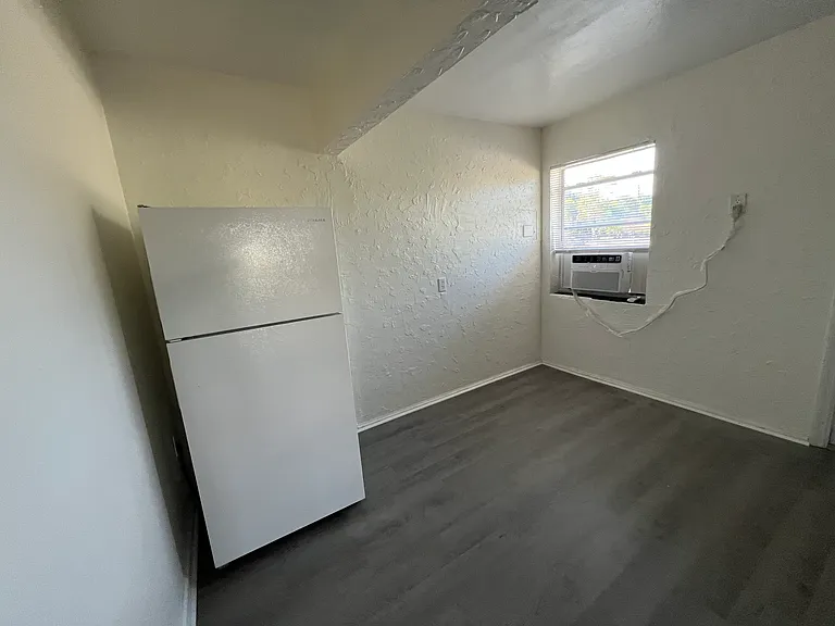 626 S Federal Hwy #8 — Photo 17