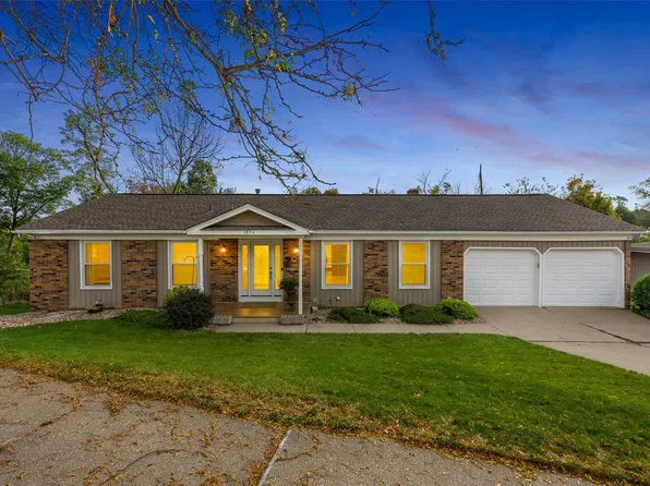 3854 Lost Valley Rd SE, Cedar Rapids, IA 52403