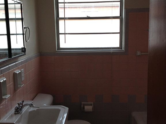 5th image of 4790 Clevesdale Dr APT 4