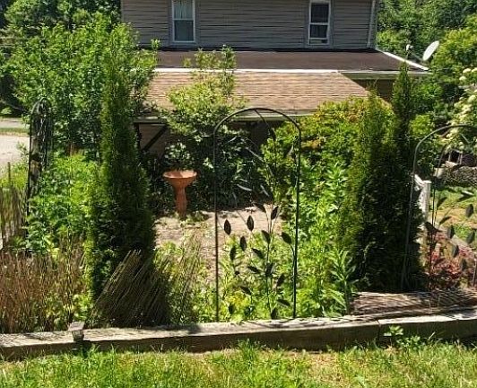 3rd image of 69 Mine Hill Rd