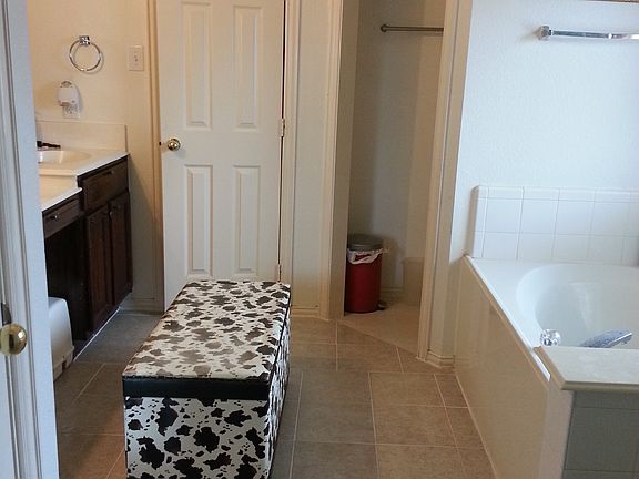 5th image of 1111 Rushmore Dr #1