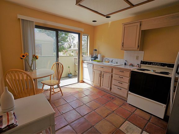 4th image of 3333 Caminito Eastbluff Unit 163