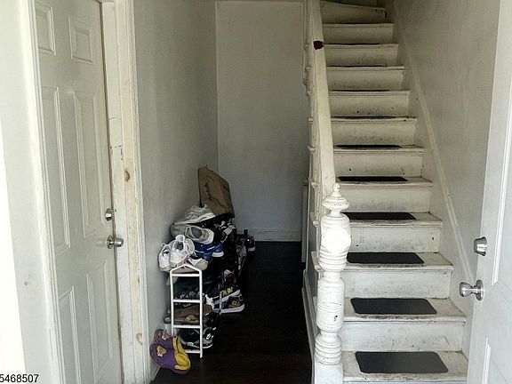 4th image of 37 Lincoln Pl