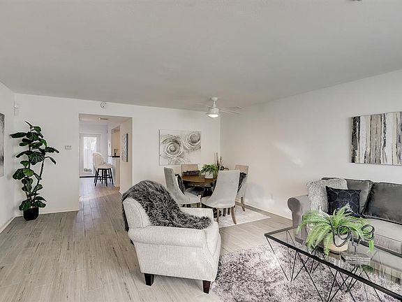 5th image of 5823 Valley Forge Dr #93