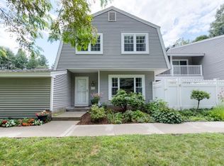 416 Edgebrook Dr #17-4, Boylston, MA 01505