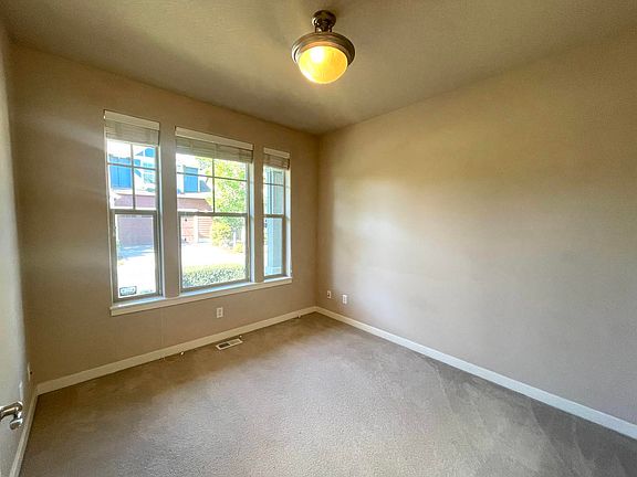 5th image of 6346 NE Southbrook Ct #1