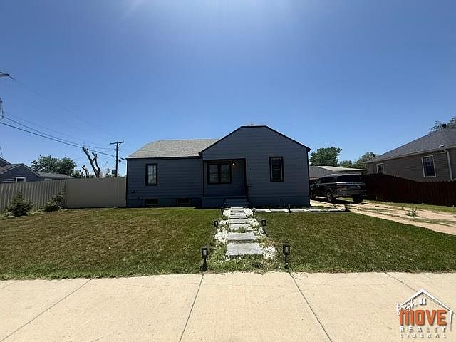 1st image of 806 W 2nd St