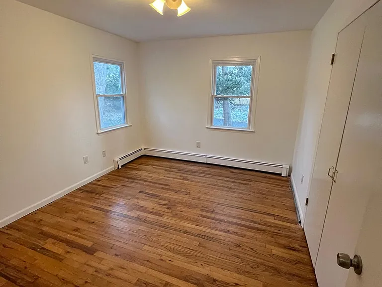 21 Walnut Ave — Photo 4