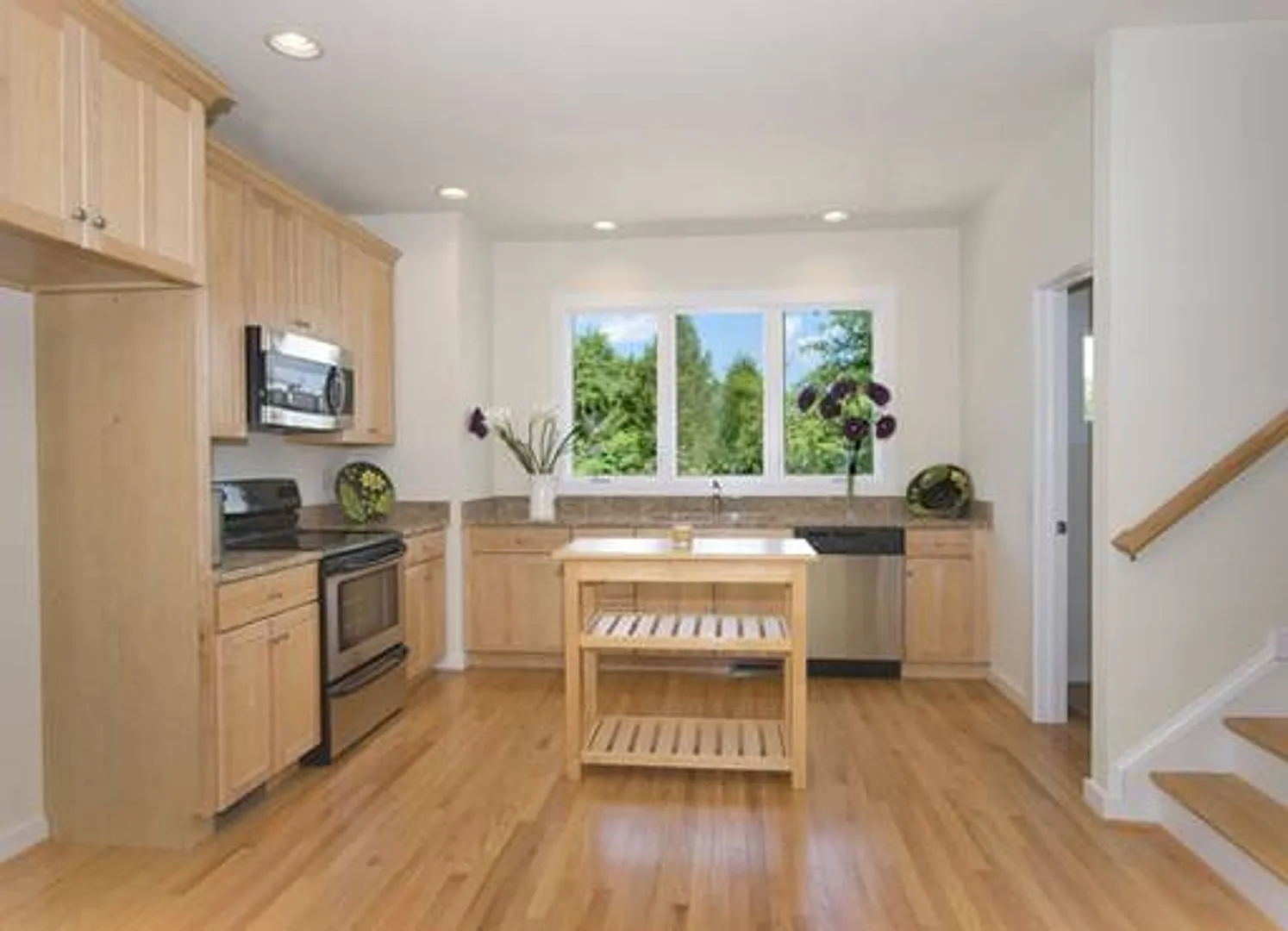 1013 Linden Avenue- X **Price Reduction — Photo 3