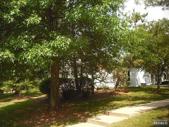 5th image of 286 Hazlitt Way