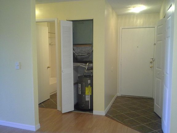 3rd image of 602 Kenwick 205 Cir