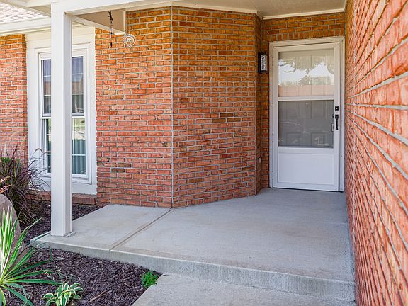 3rd image of 7419 Southern Lakes Dr