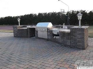 8 White House Way, Monroe Township, NJ 08831