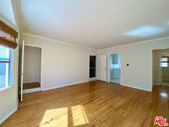 4th image of 731 1/2 N Edinburgh Ave #1