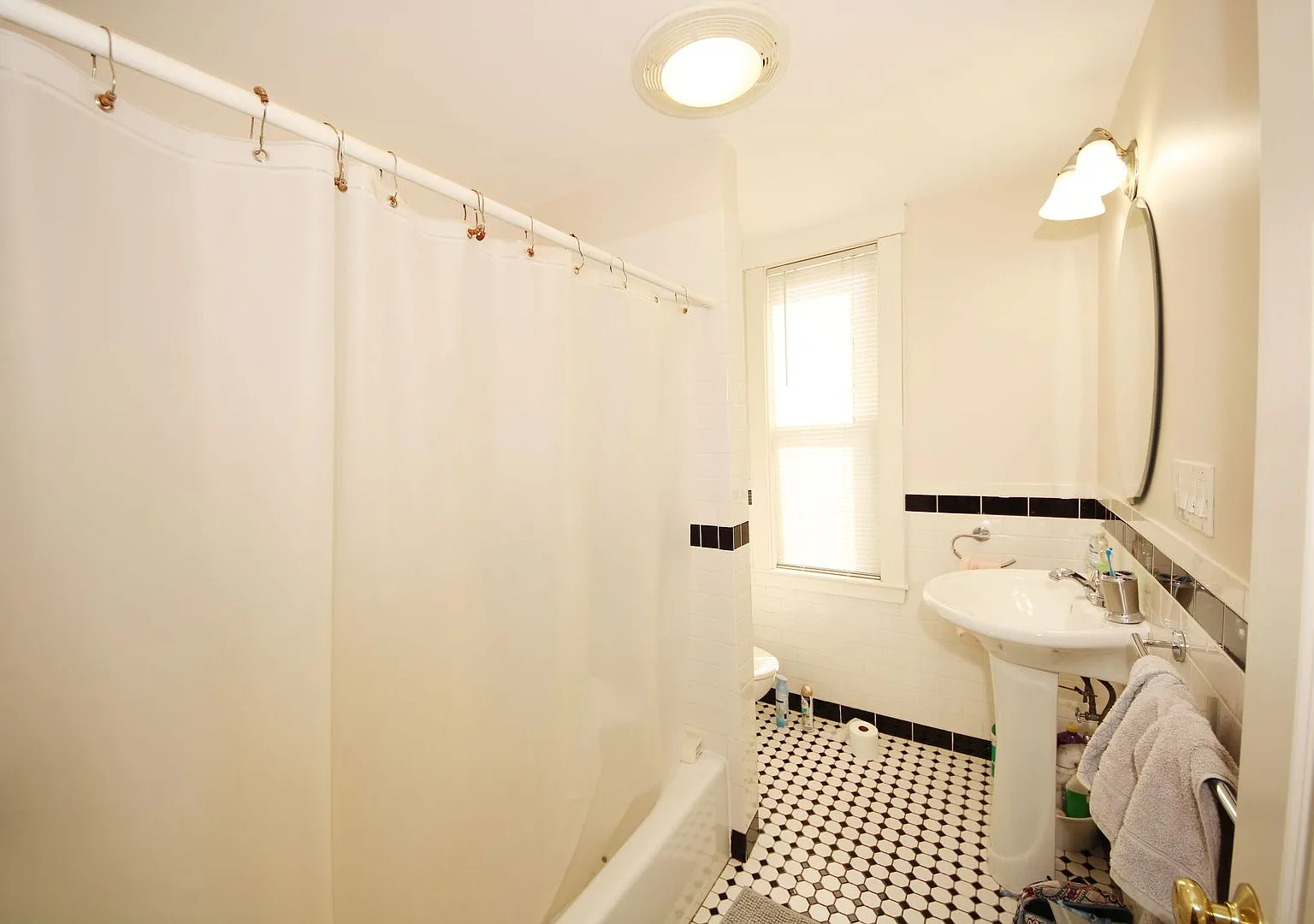 Nice 3 bed in Waltham — Photo 1