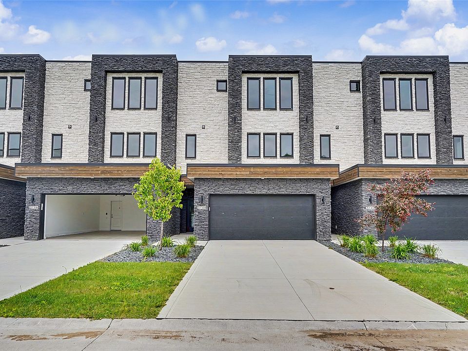 1st image of 2738 Fleur Dr