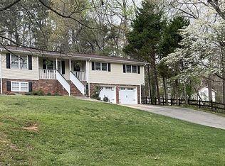 1049 Washington Ave, Woodstock, GA