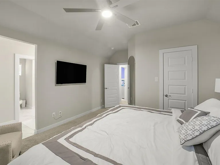 23610 Iris Field Ct — Photo 33