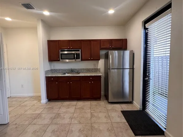 15400 SW 173rd St #2, Miami, FL 33187