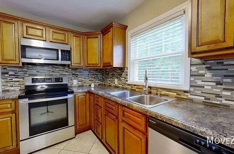 2301 Cherokee Ln — Photo 7