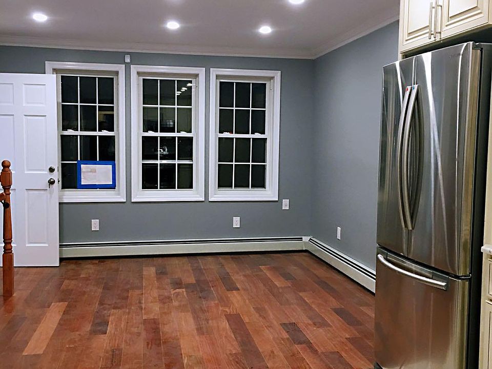 2nd image of 9912 31st Ave