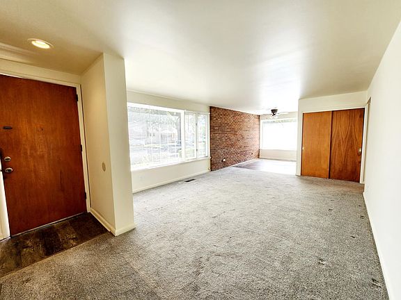 2nd image of 21 Drummond St #21