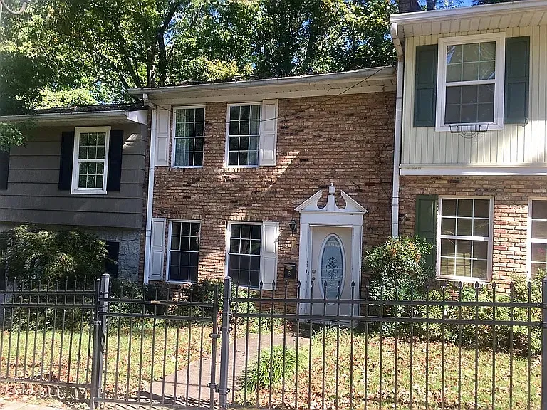 3320 College St — Photo 1