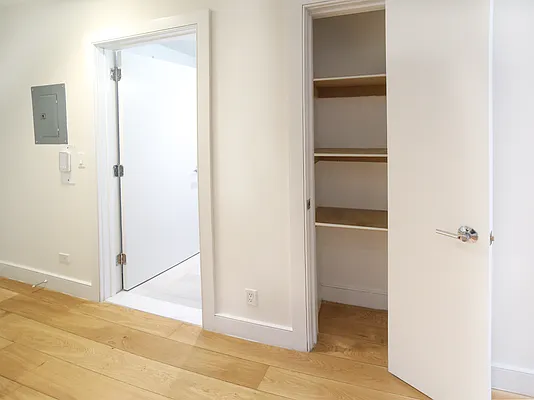 Rented by Residently USA, LLC | media 22