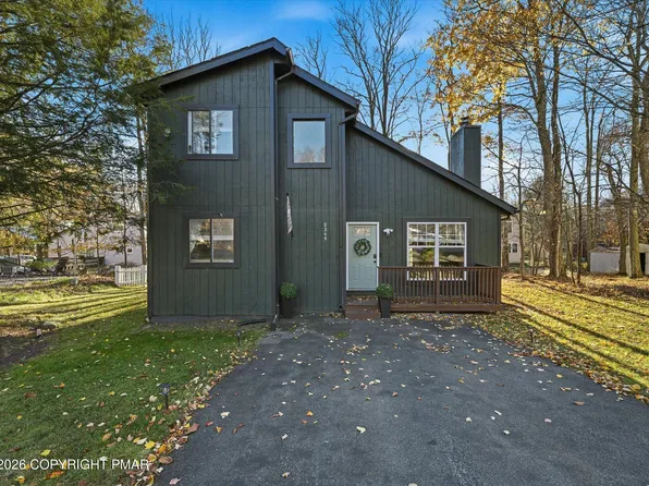 1094 Country Place Dr, Tobyhanna, PA 18466