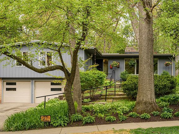 3rd image of 21 Larkin St
