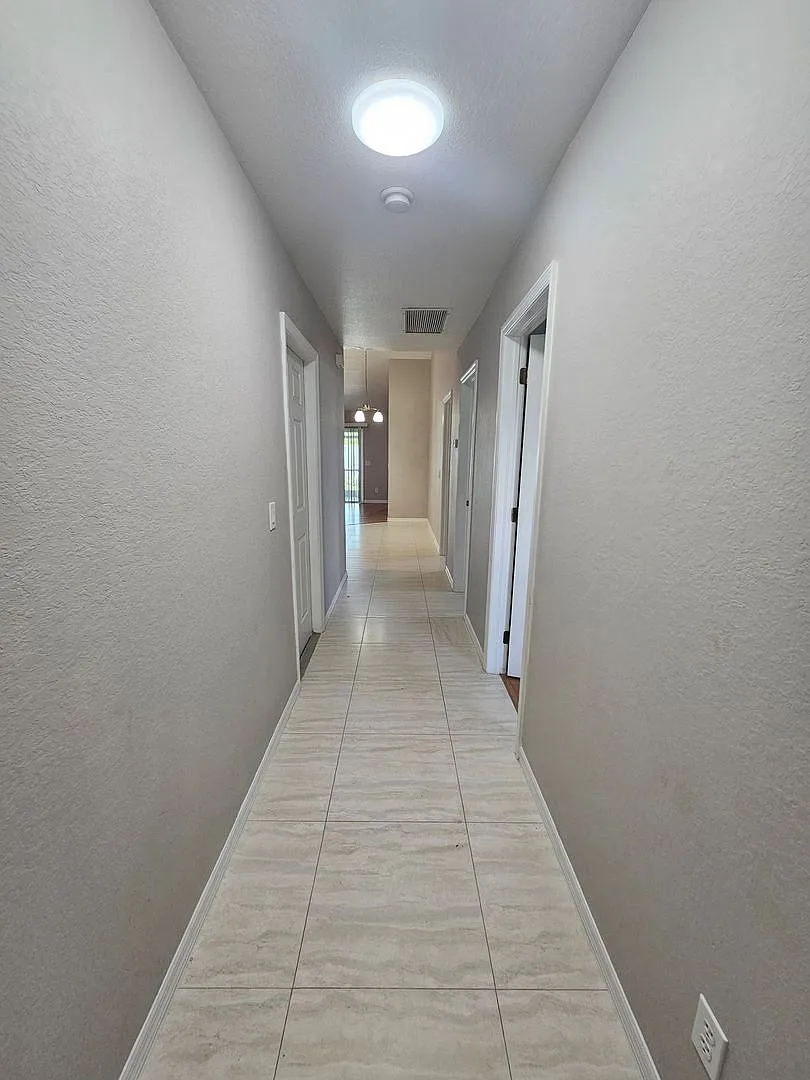 GREAT Location 3 bedroom 2 bath Duplex with lawn care included!! — Photo 3
