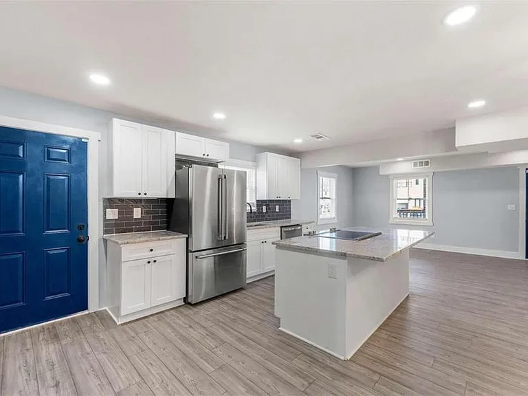 671 John St NW — Photo 6