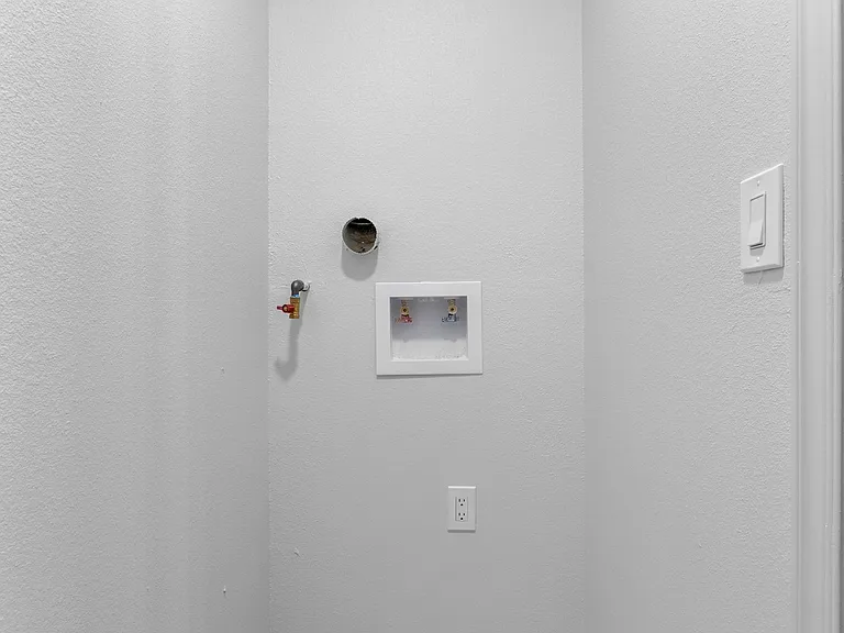 Legacy @64th — Photo 56