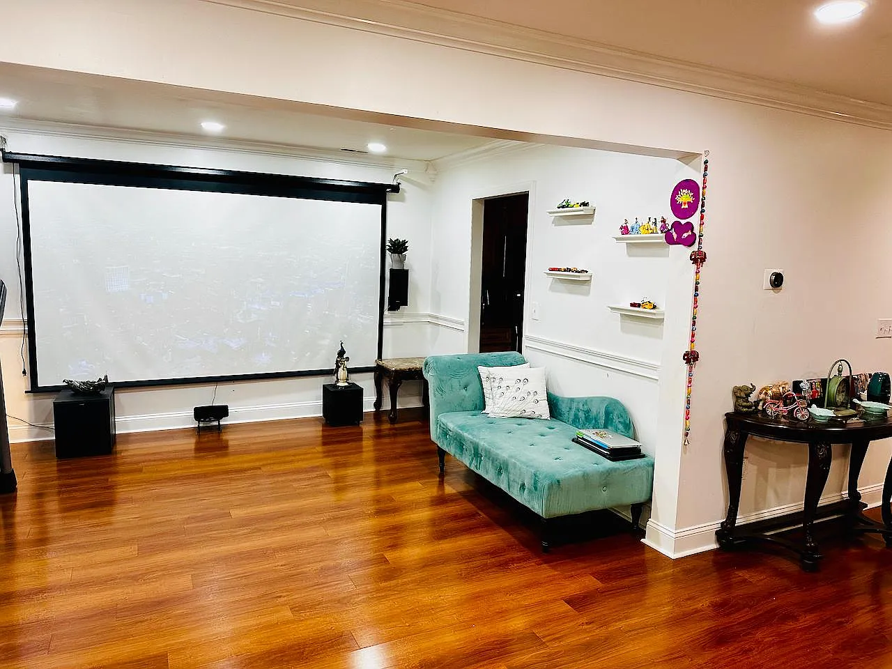 3 bed, 2.5 bath, 2066 sqft, $3,650 — Photo 2