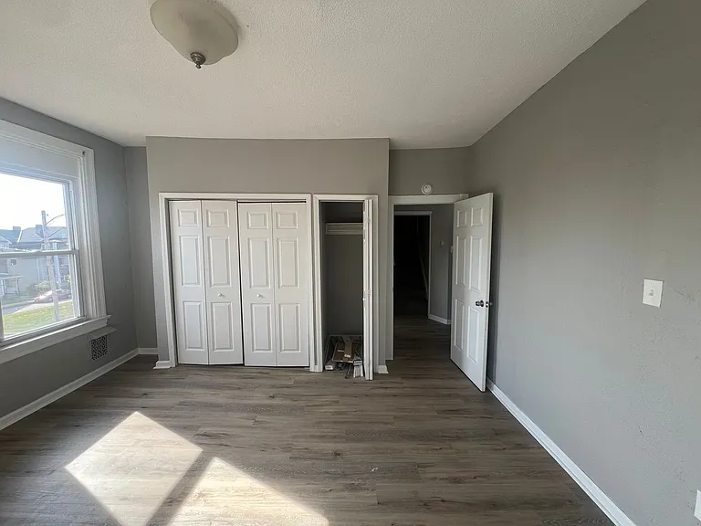 7429 Park Avenue — Photo 8