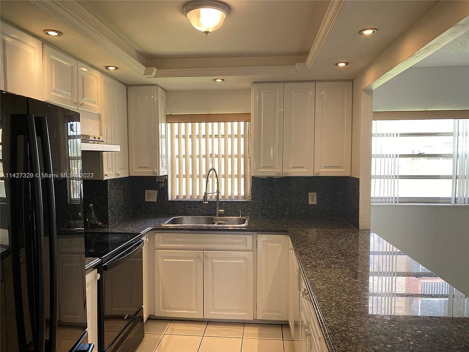 1st image of 16450 Miami Dr APT 207