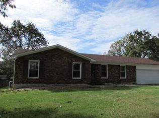 320 Oak Ridge Dr, Radcliff, KY 40160