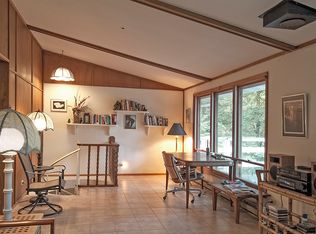 17 Acapulco Dr, Putnam, IL 61560